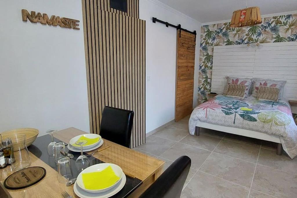 Gite De L'Olivier, Classe, Climatise, Jardin Avec Parking Gratuit Devant Le Logement Et A 5 Minutes Du Centre-Ville A Pied リル・シュル・ラ・ソルギュ エクステリア 写真